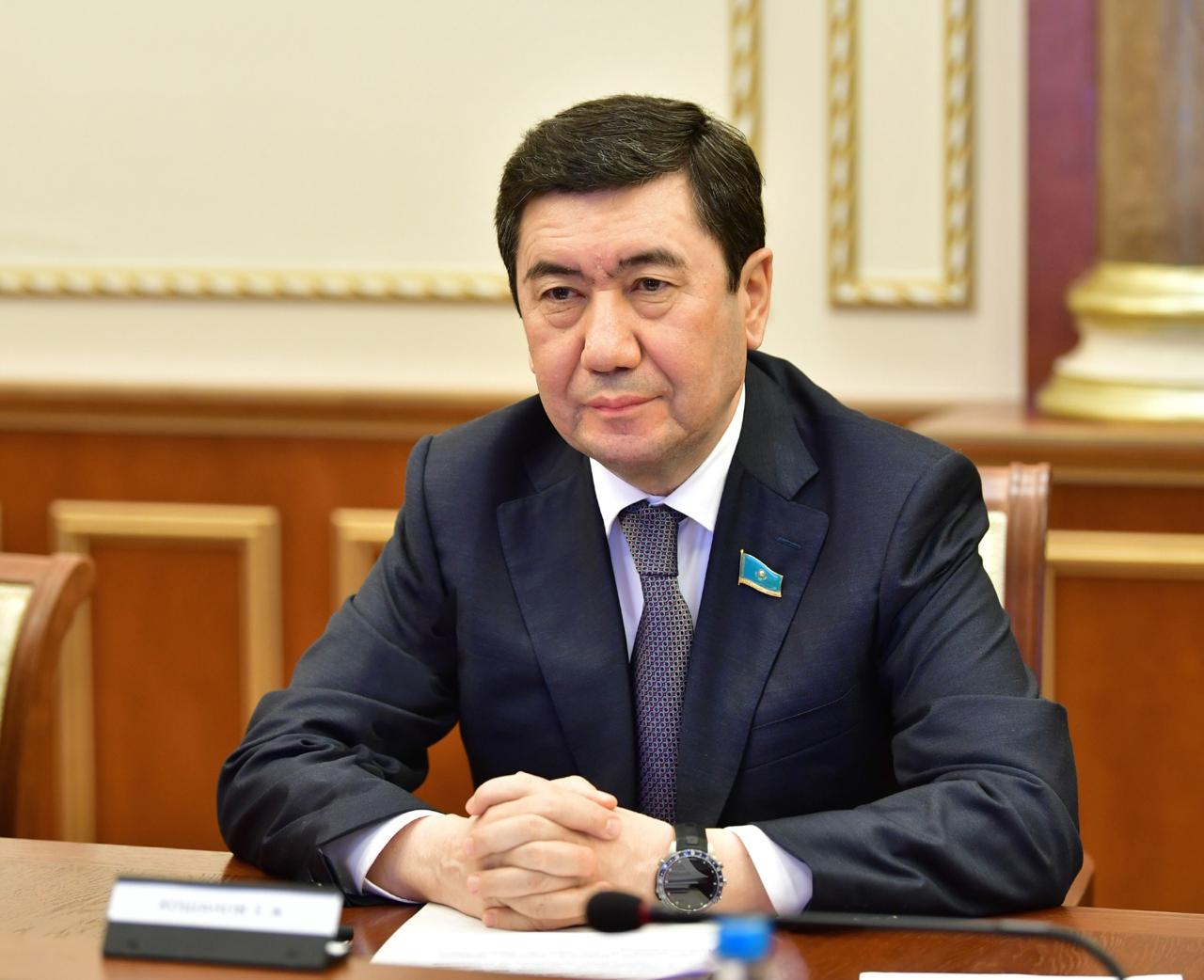 Aldymyzda zor mindet tur