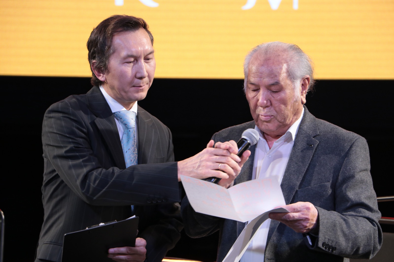 Araǵa úsh jyl salǵan «Altyn qalam» ádebı baıqaýy qaıta jarııalandy