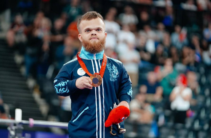 Erbol Myrzabosynov Paralımpıada chempıonyn quttyqtady