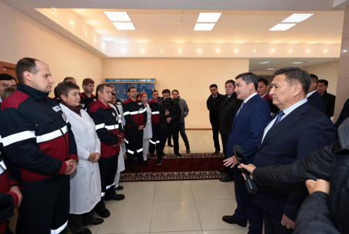 Úkimet basshysy taý-ken salasynyń jumysshylarymen AES salý máselesin talqylady