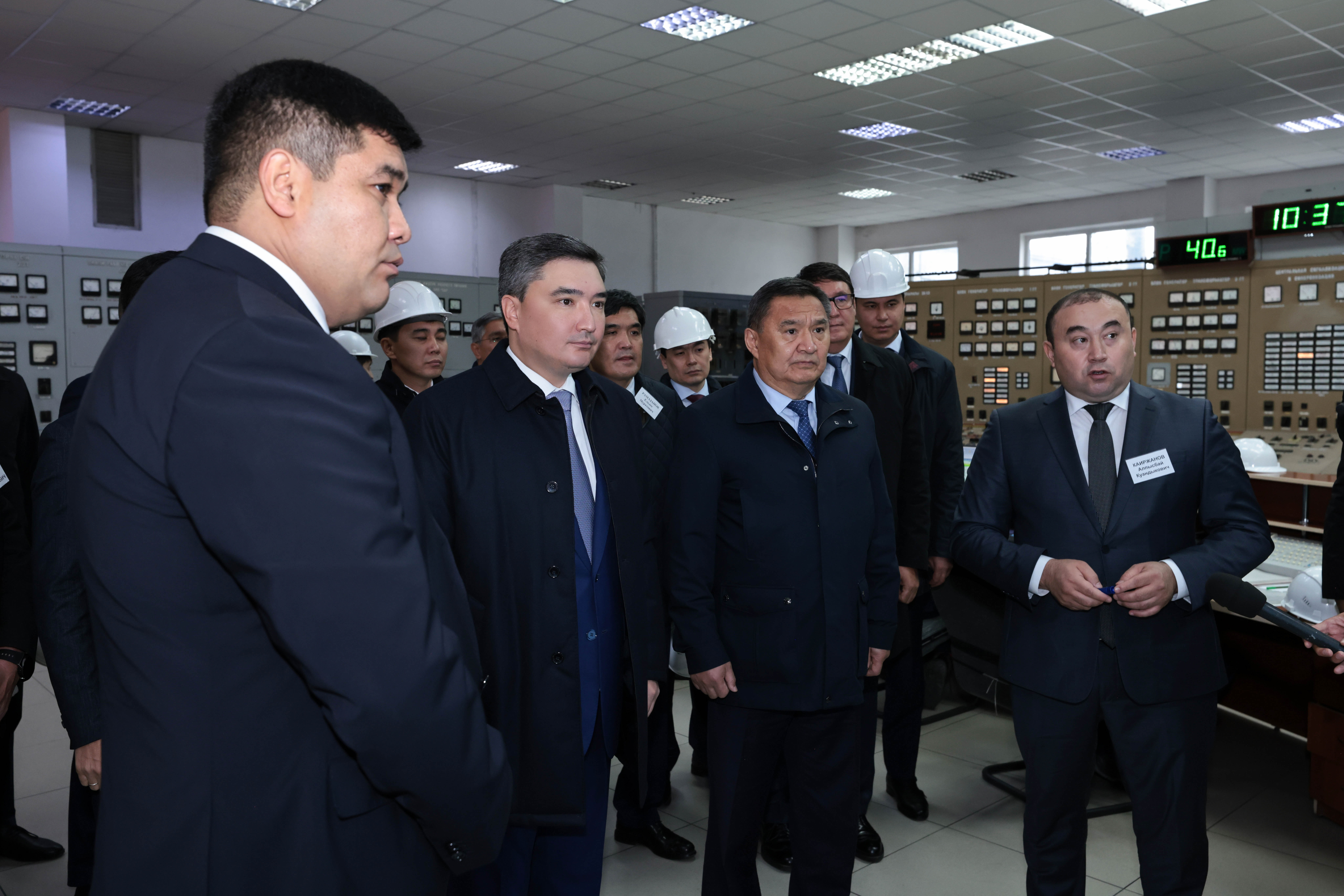 Oljas Bektenov Aqmola oblysynyń jylý berý maýsymyna daıyndyǵyn tekserdi