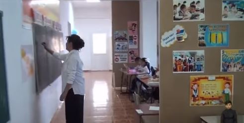 Jambyl oblysynyń oqýshylary Mádenıet úıinde oqýǵa májbúr