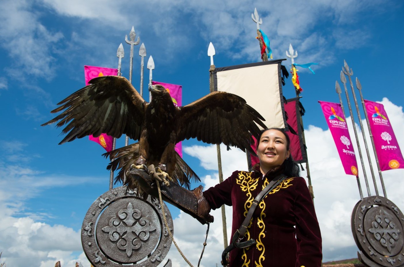 Suńqarlar saıysynyń  jóni bólek