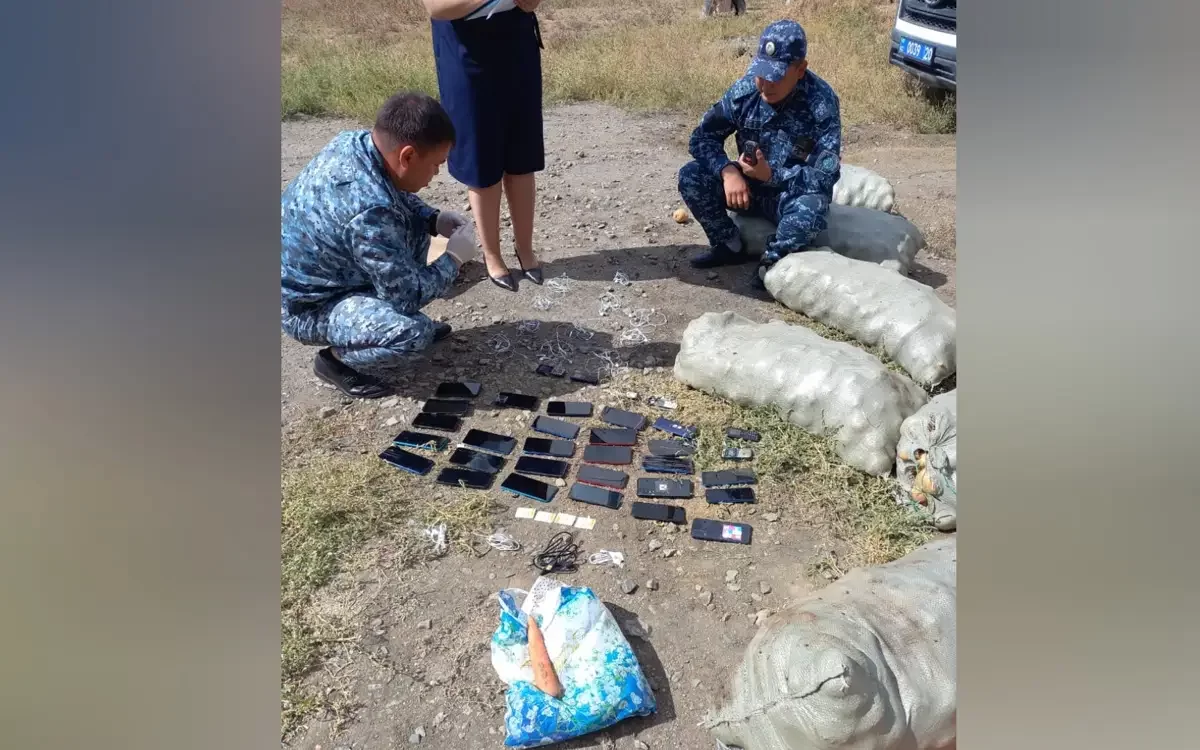 Ulytaý oblysynda túrmege bir qap telefon kirgizbek bolǵandar ustaldy