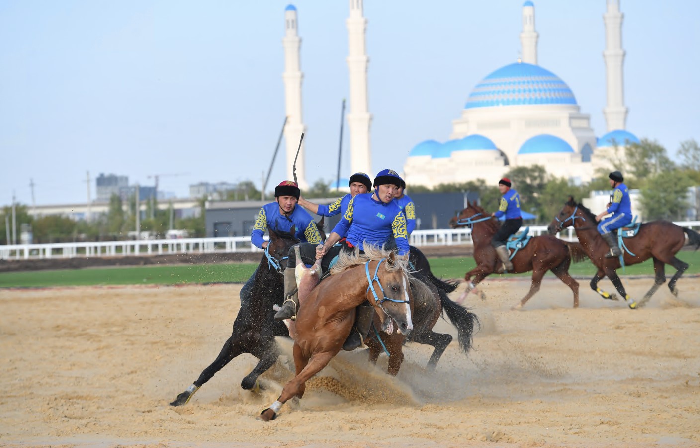 Dúnıejúzilik kóshpeliler oıyndary bastalady