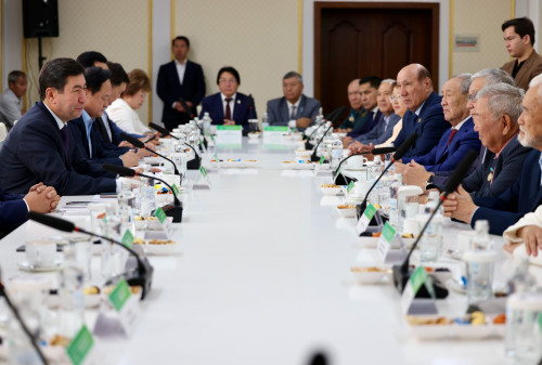 AES salýdy qoldaý jónindegi Halyqtyq shtab Shymkenttiń eńbek ujymymen kezdesti