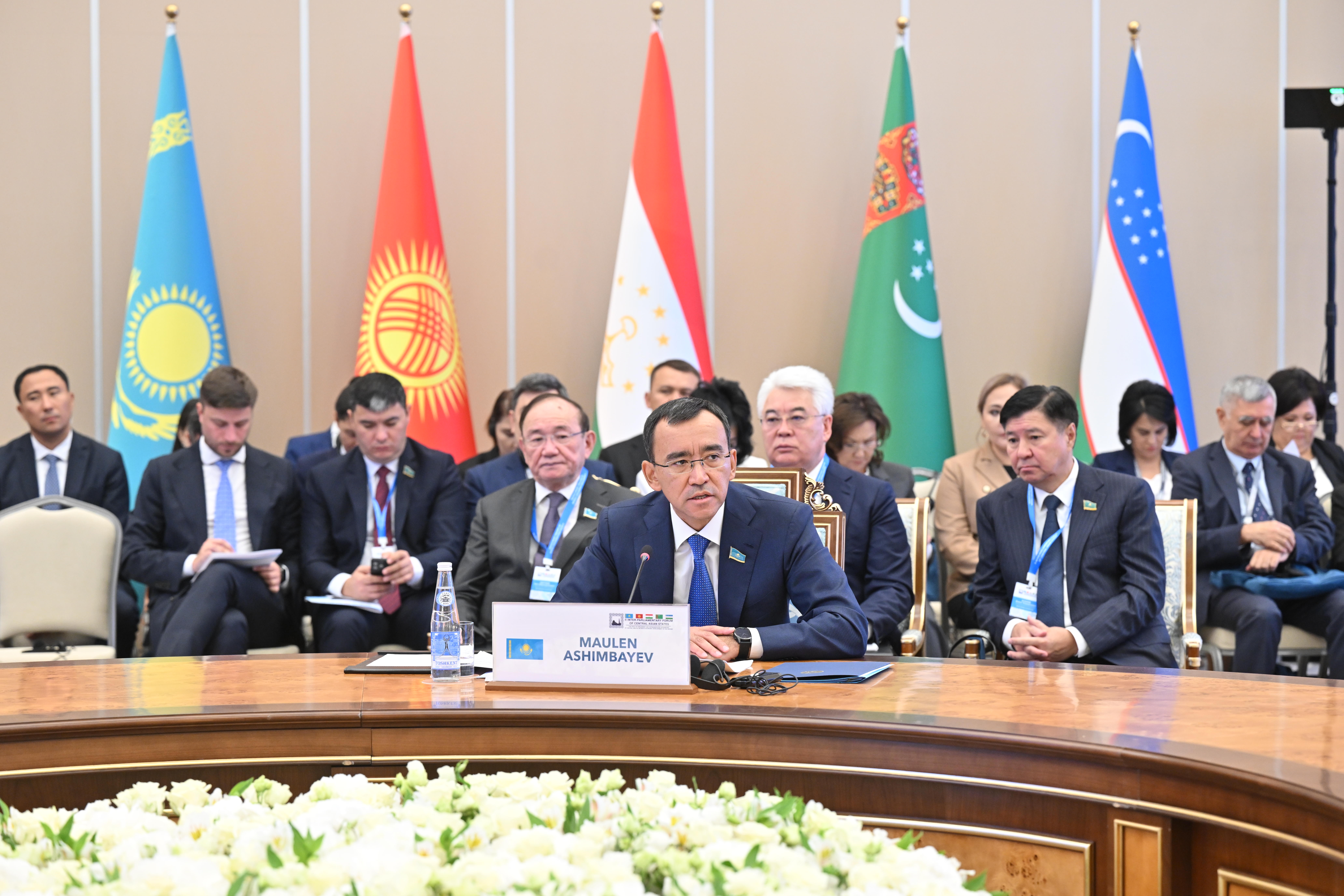 Quqyqtyq baza qalyptastyrý isin jalǵastyrýdyń bereri mol - M.Áshimbaev