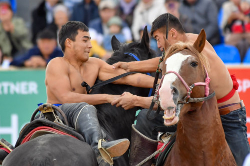 Kóshpeliler oıyndary: Búgin el namysyn kimder qorǵaıdy