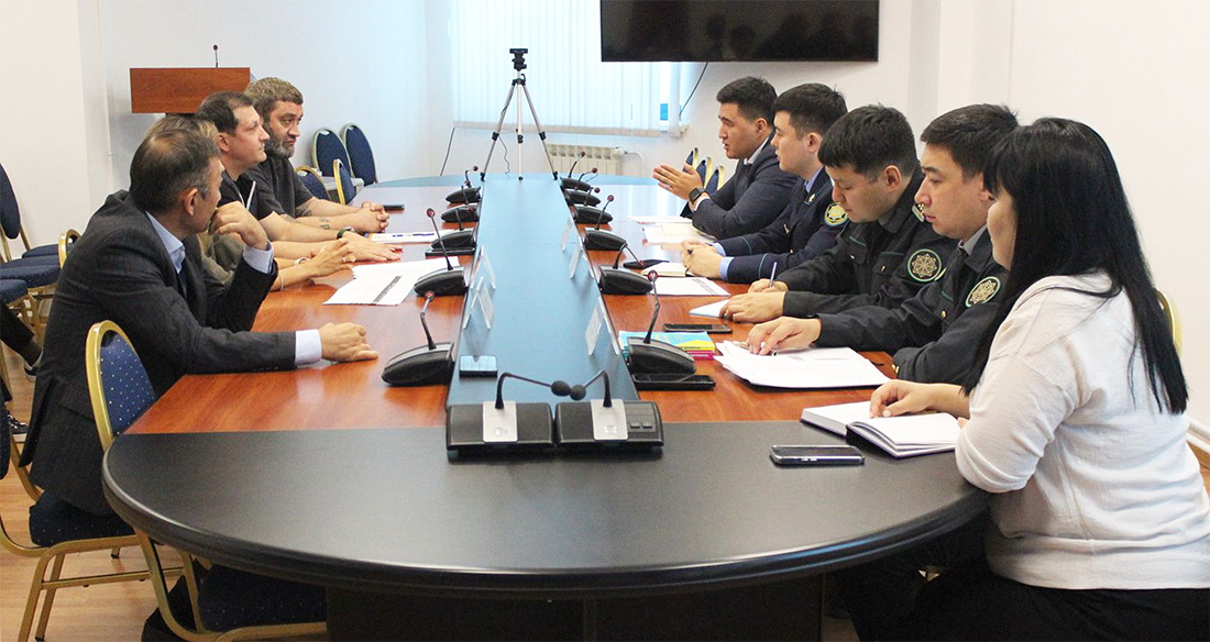 Bes birdeı qurylys kompanııasy san soǵyp qaldy