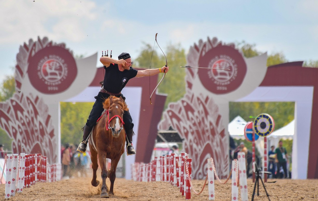 Sadaqshylarda – qos qola