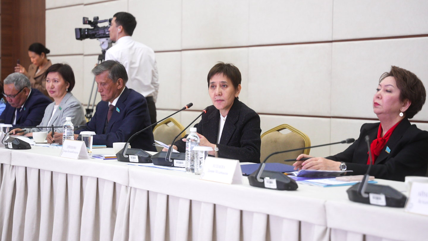 Keshendi jospar kezek kúttirmeıdi