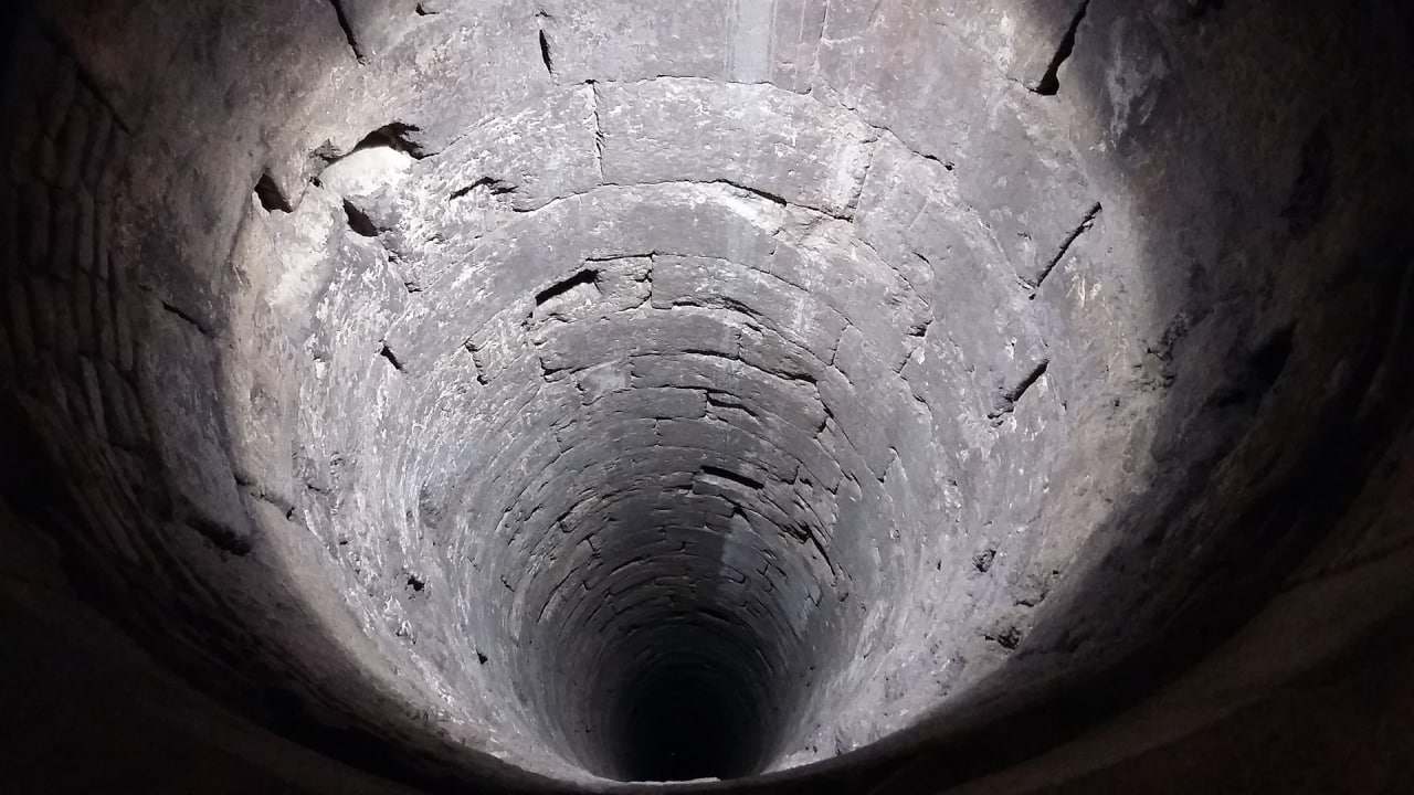 Almaty oblysynda qudyqtan úsh adamnyń máıiti tabylǵan