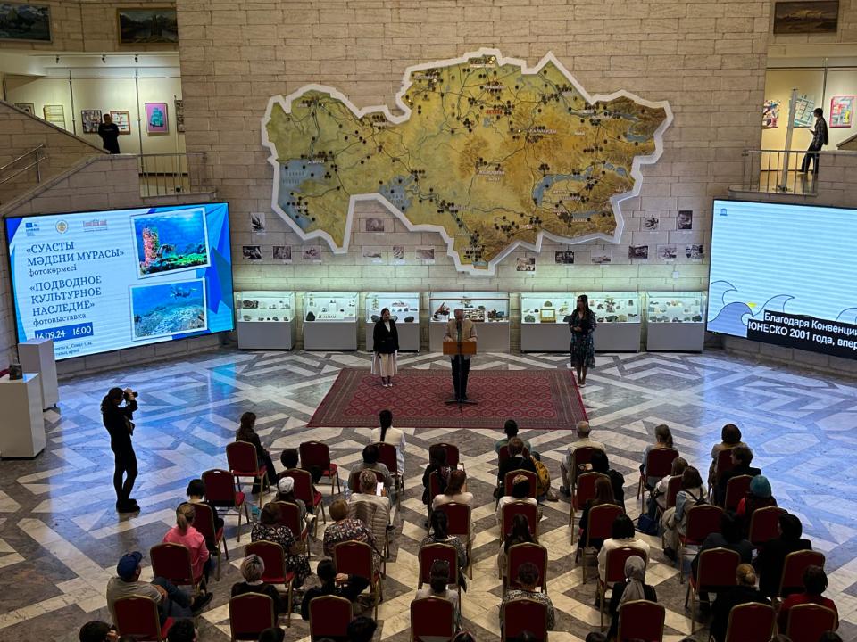 Almatyda  «Sýasty mádenı murasy» fotokórmesi ashyldy