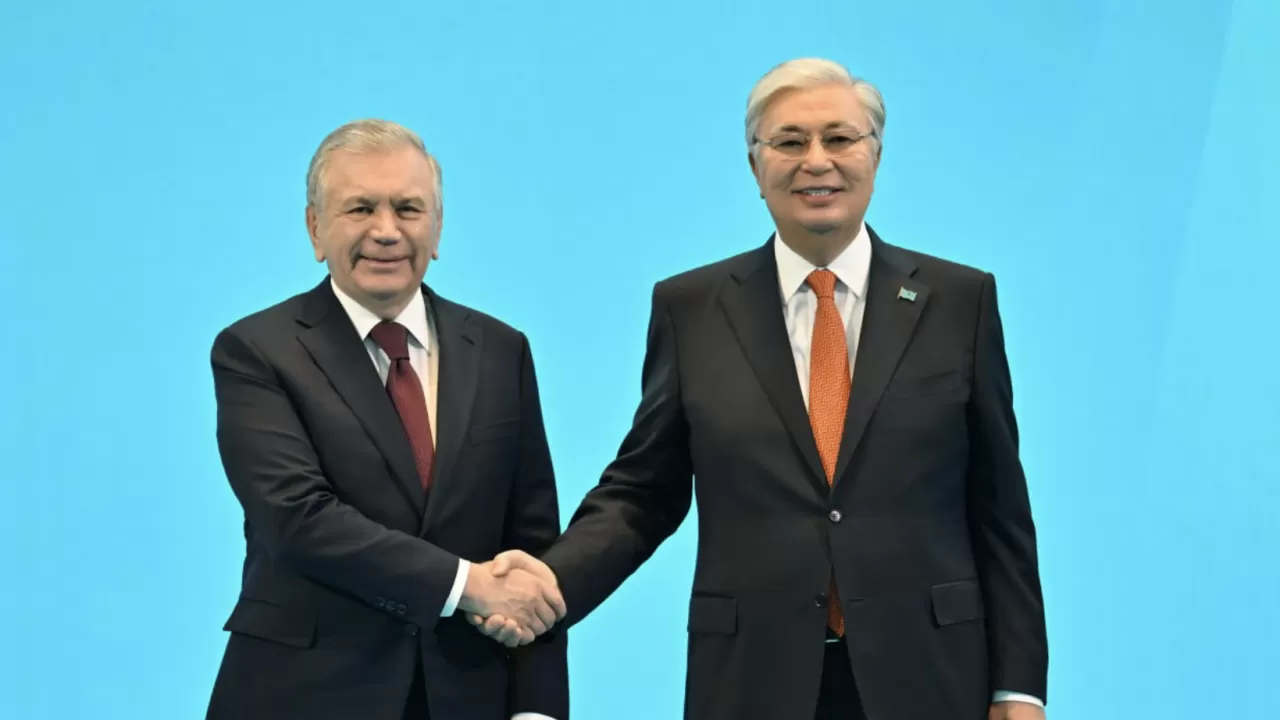 О́zbekstan Prezıdenti Shavkat Mırzııoev Astanaǵa keldi