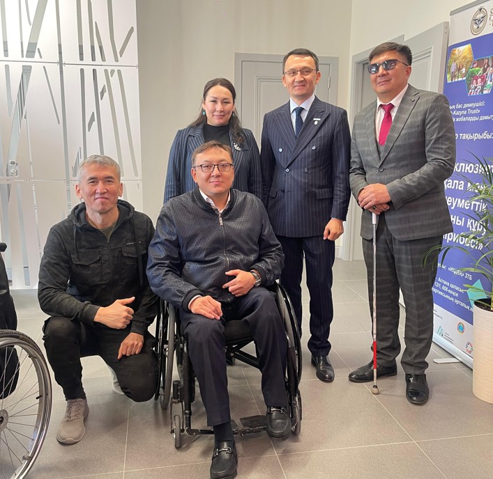 Inklıýzııa salasynda 100 sarapshy daıarlanady