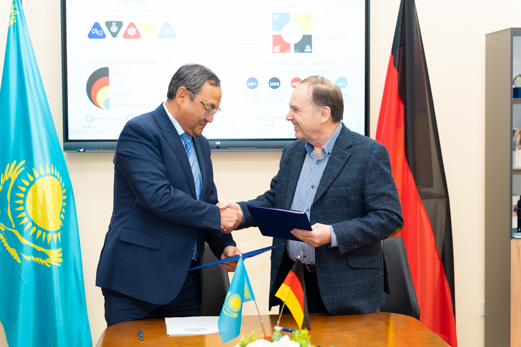 Qazaq-Nemis ǵylymı-zertteý ortalyǵy ashyldy