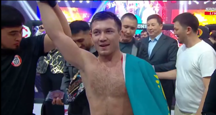 Qazaqstan faıteri Reseı sportshysy Nýrmagomedovti nokaýtqa túsirdi