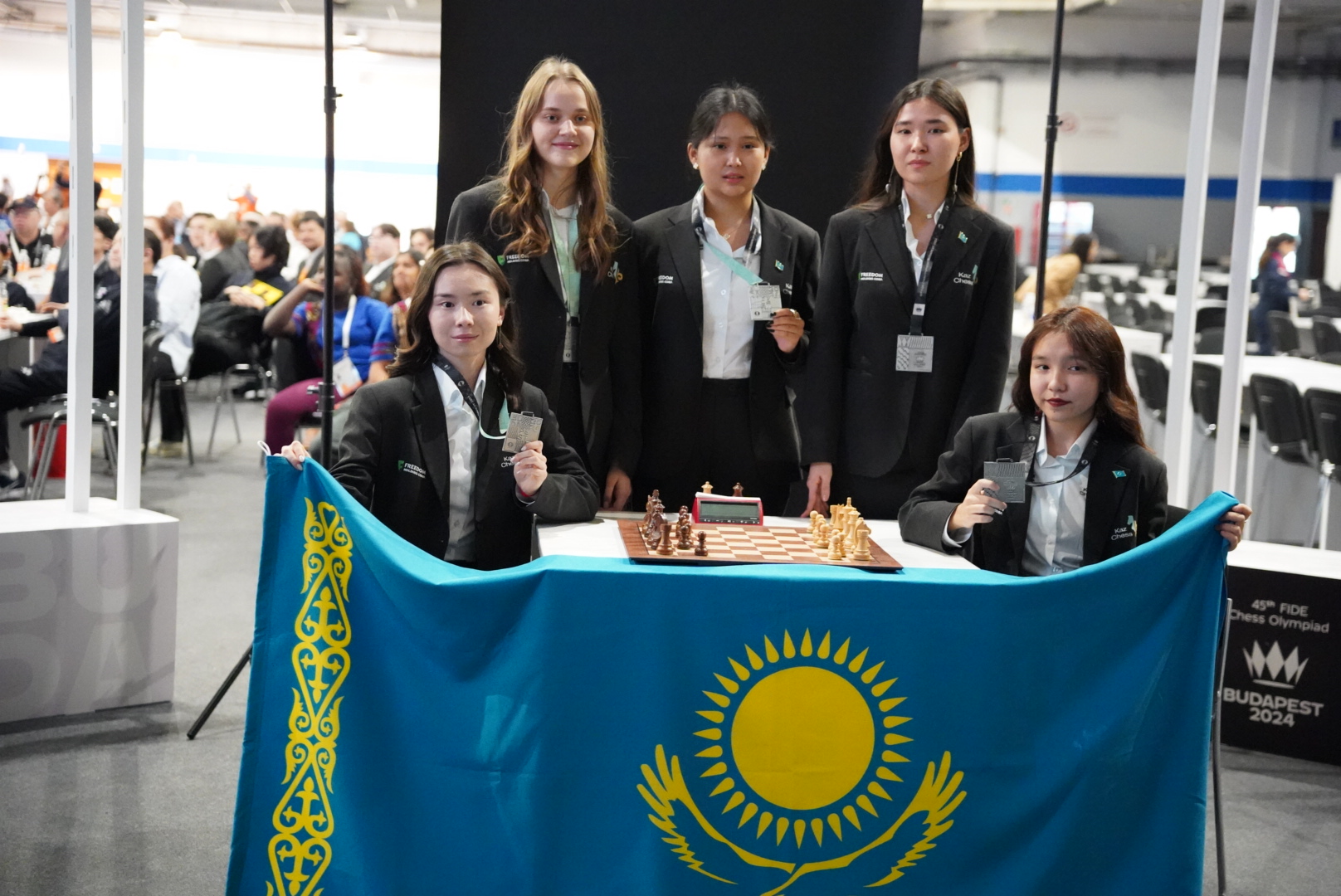 Altynǵa para-par kúmis júlde