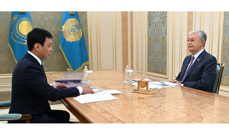 Qasym-Jomart Toqaev Ashat Jumaǵalıdiń esebin tyńdady