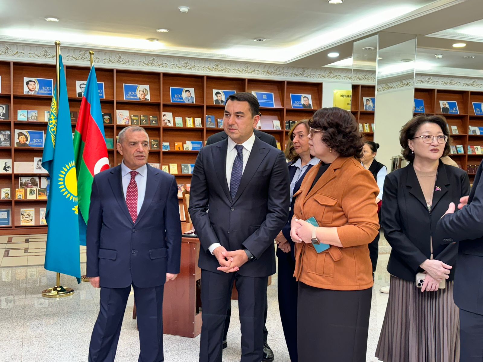 Jańa kitap tanystyryldy