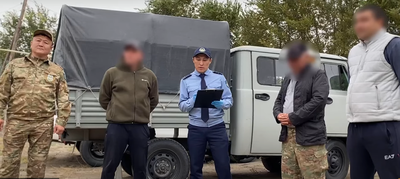 Almaty oblysynda «Qyzyl kitapqa» engen janýardy aýlaǵandar ustaldy