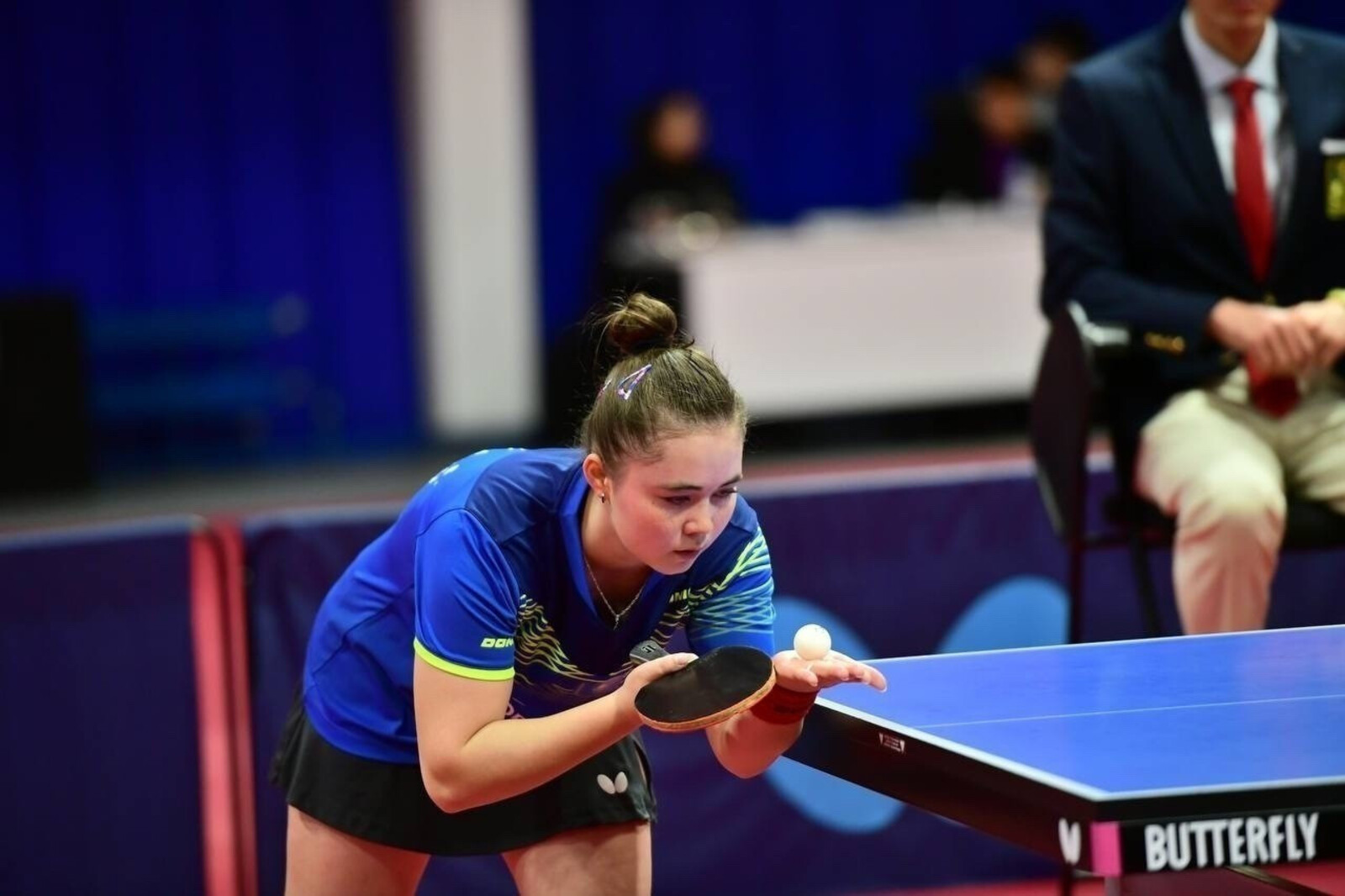 Ústel tennısinen ústem boldy