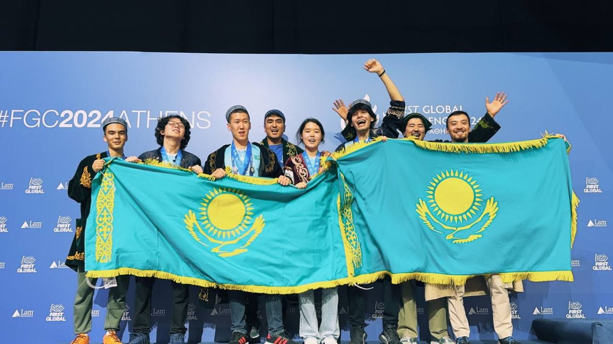 Robototehnıka: Qazaqstan oqýshylary úsh dúrkin álem chempıony atandy