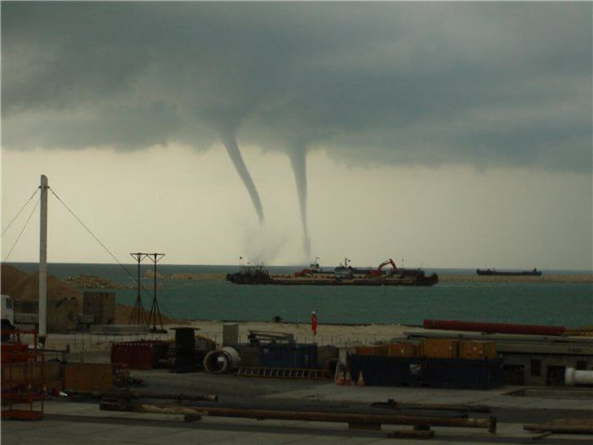 Kaspıı teńizinde alǵash ret kúshti Tornado tirkeldi