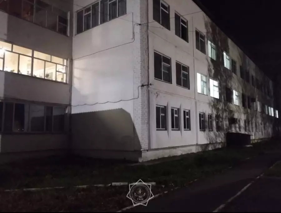 Shýchınskidegi ońaltý ortalyǵynda órt shyqty: 27 adam evakýasııalandy