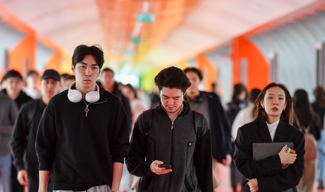 Jumyssyzdyq: Suranys pen usynys mólsheri