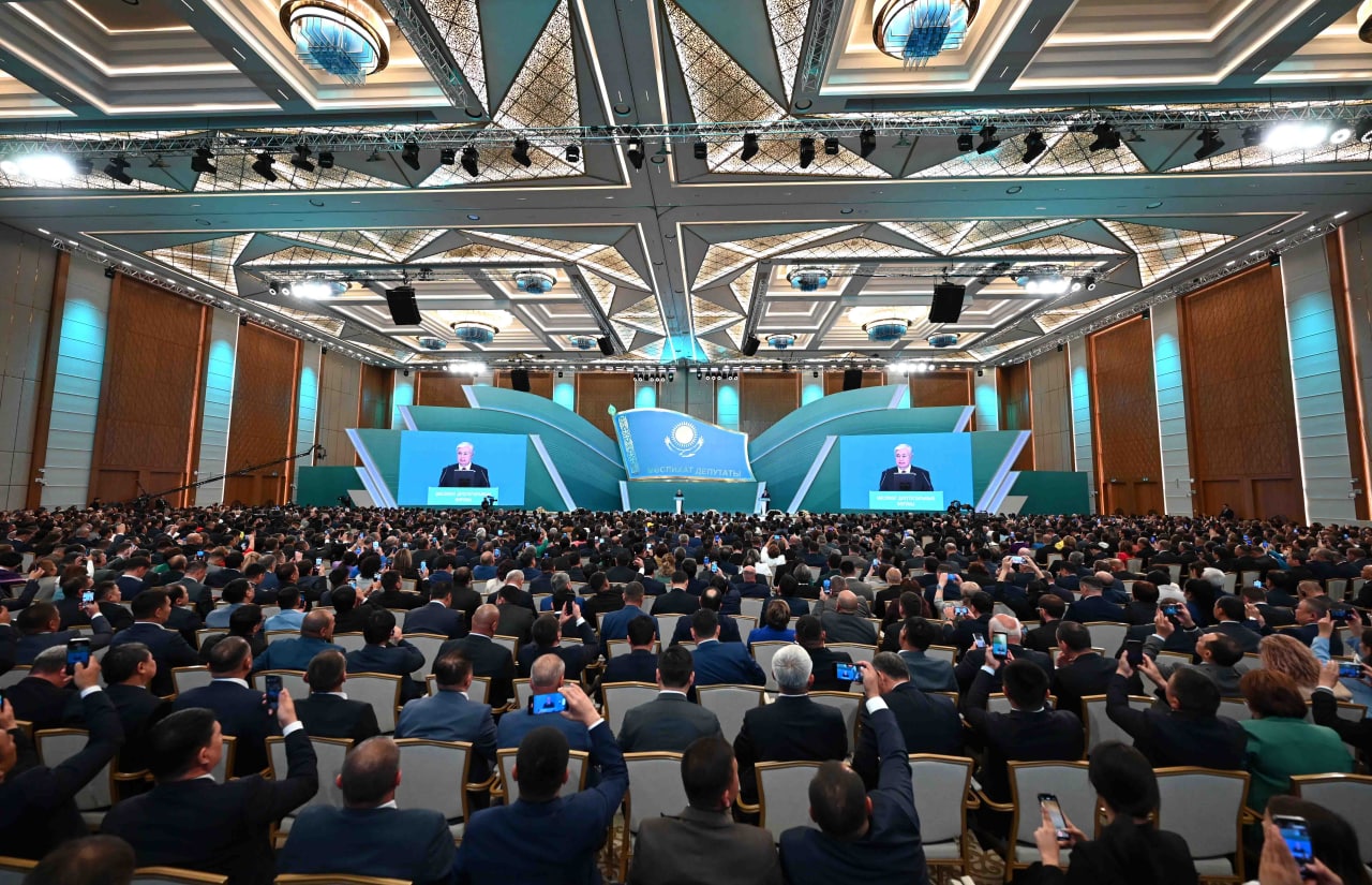 Qasym-Jomart Toqaev: Jas depýtattar ózekti máselelerdi batyl kóterip júr