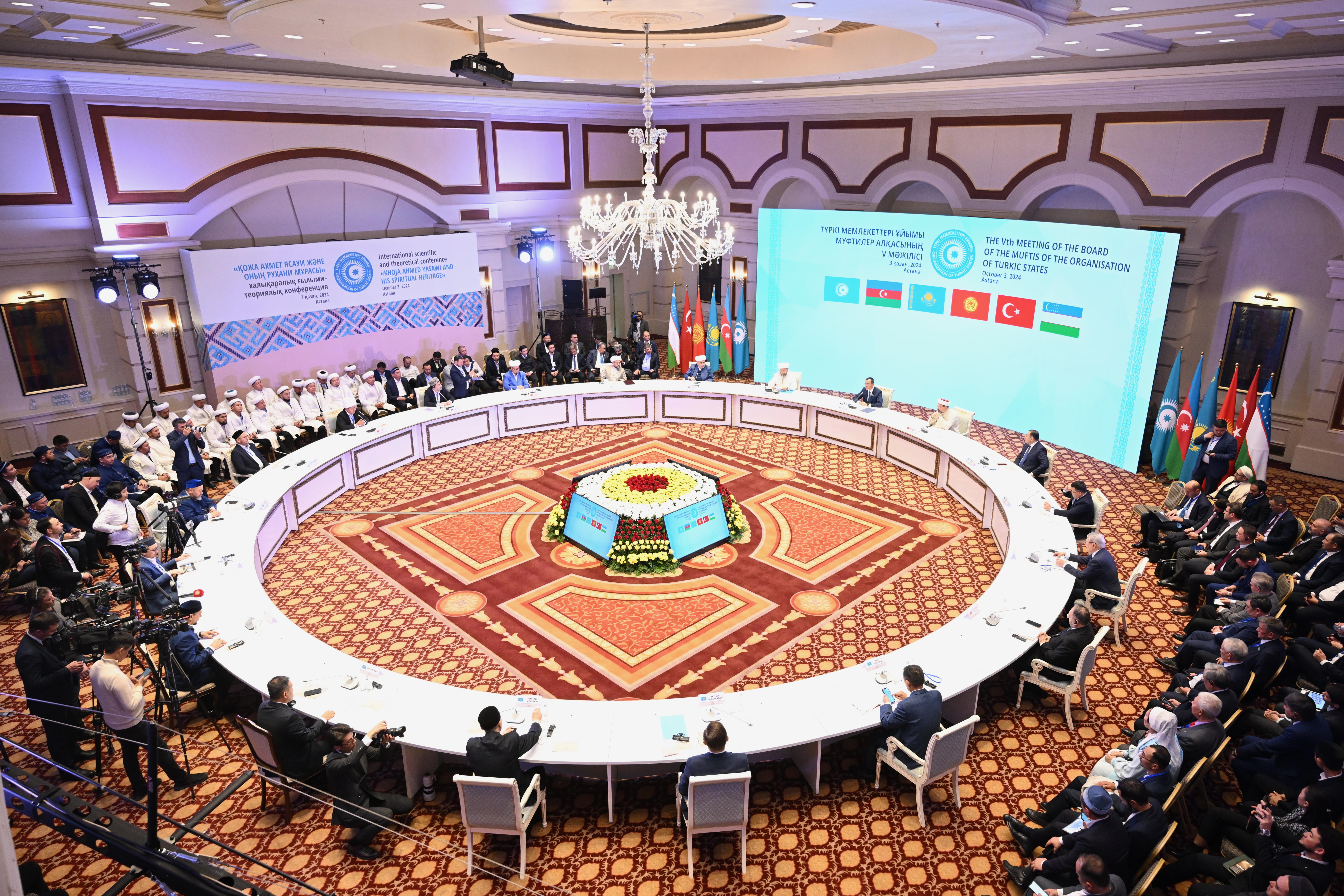 Senat Spıkeri Túrki áleminiń uly tulǵasyna arnalǵan halyqaralyq konferensııaǵa qatysty