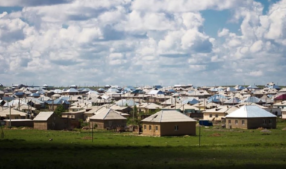 Aýylǵa eki otbasy kóship keldi