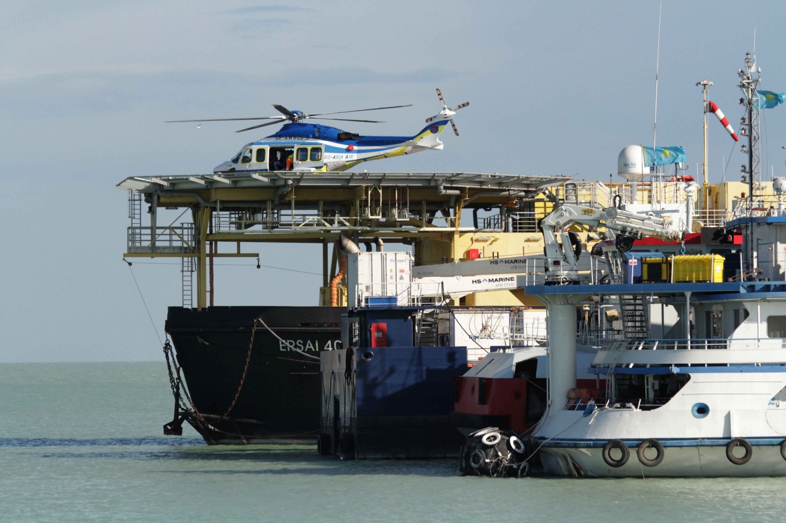 «Qashaǵan» ken ornynda 800-den astam munaıshy tańdaý jasady