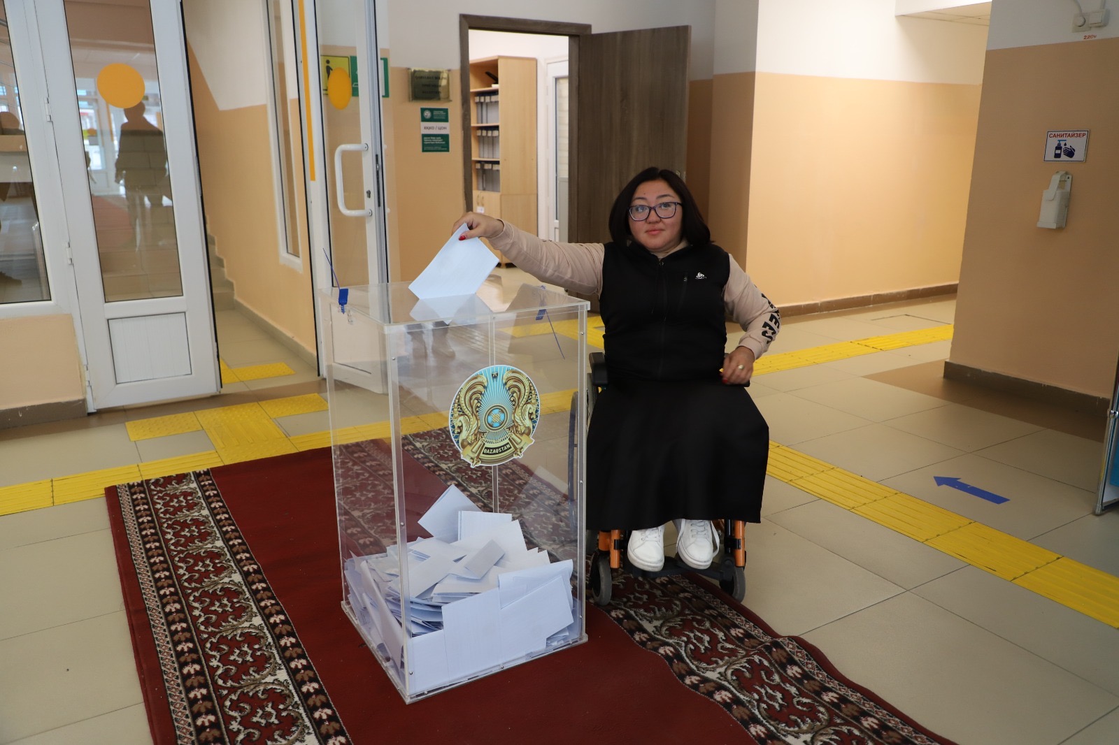 Taldyqorǵanda 986 múgedektigi bar azamat daýys berý quqyǵyna ıe