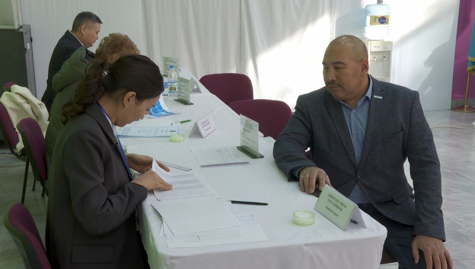 Ermahan Ibraımov: Azamattyq ustanymymdy bildirdim