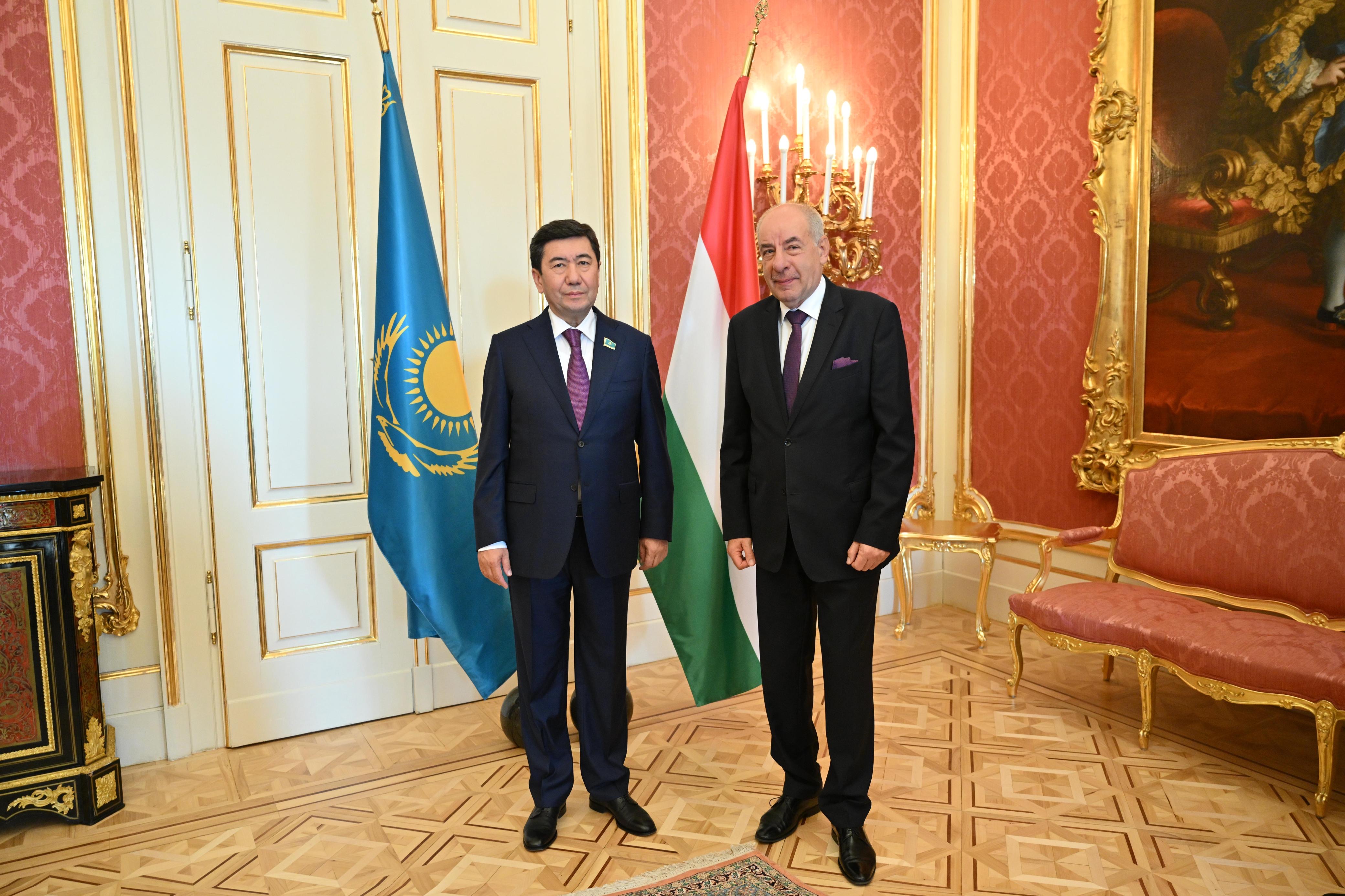 Qazaqstan men Majarstannyń Parlament basshylary yntymaqtastyq ornatty