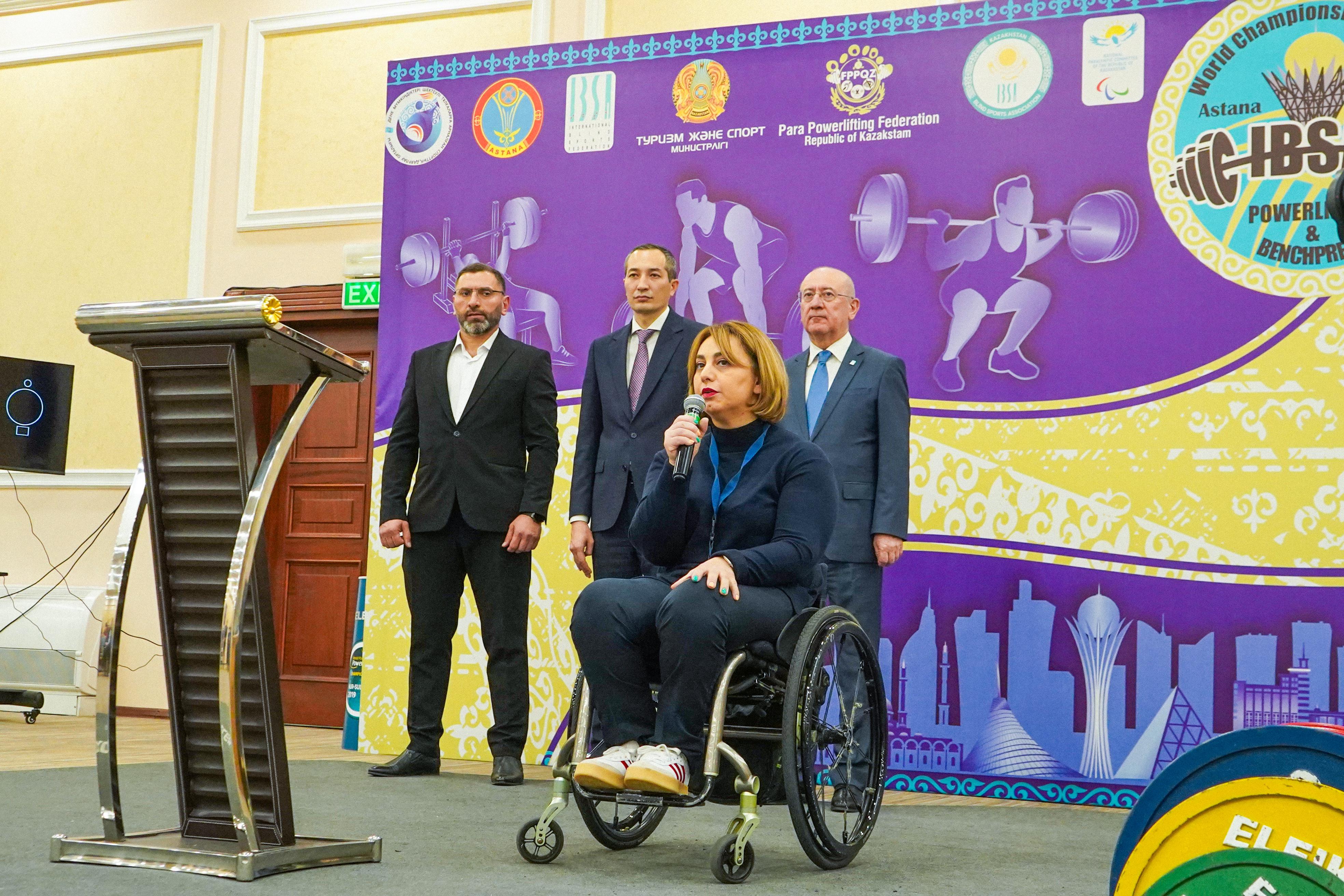 Astanada para paýerlıftıngten álem chempıonaty bastaldy