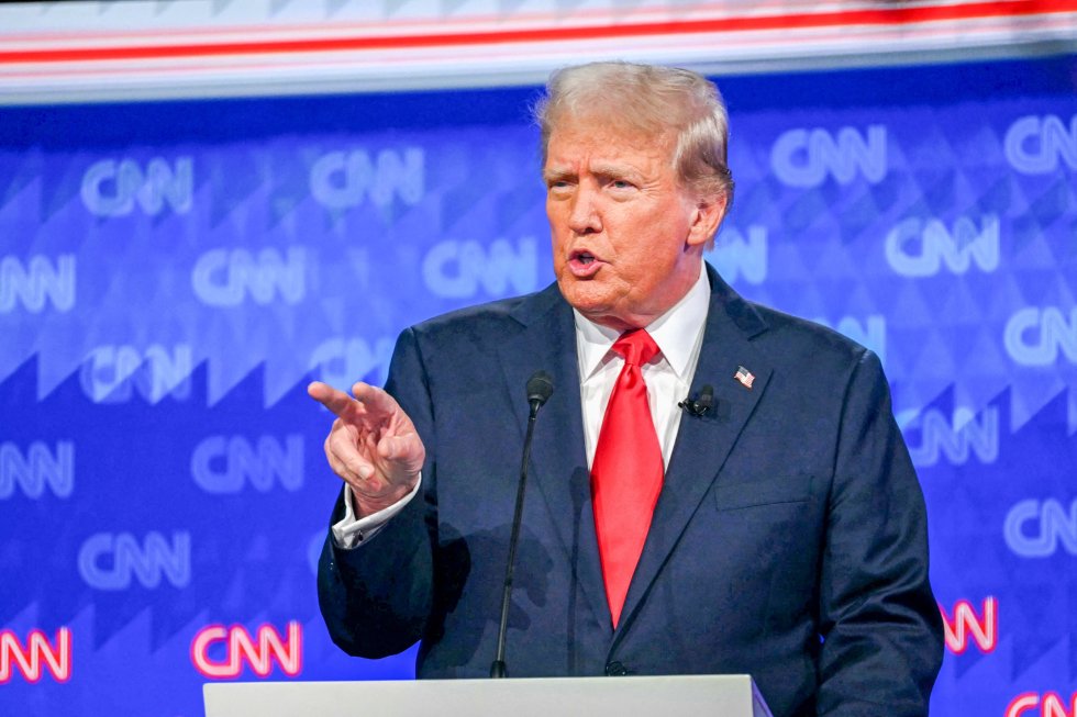 Tramp Harrıspen debat ótkizýden bas tartty