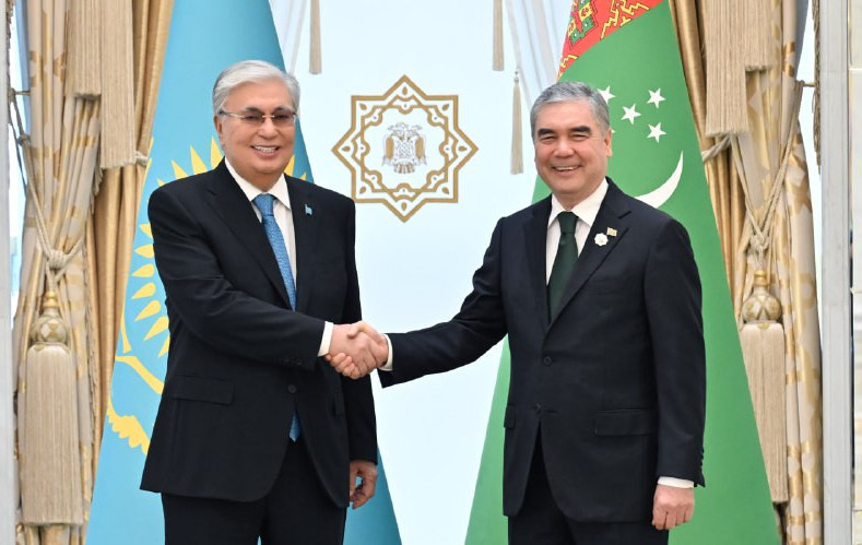 Prezıdent Túrikmenstan Halk Maslahatynyń tóraǵasymen kezdesti