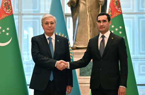 Prezıdent Serdar Berdimuhamedovpen shaǵyn quramda kelissóz júrgizdi