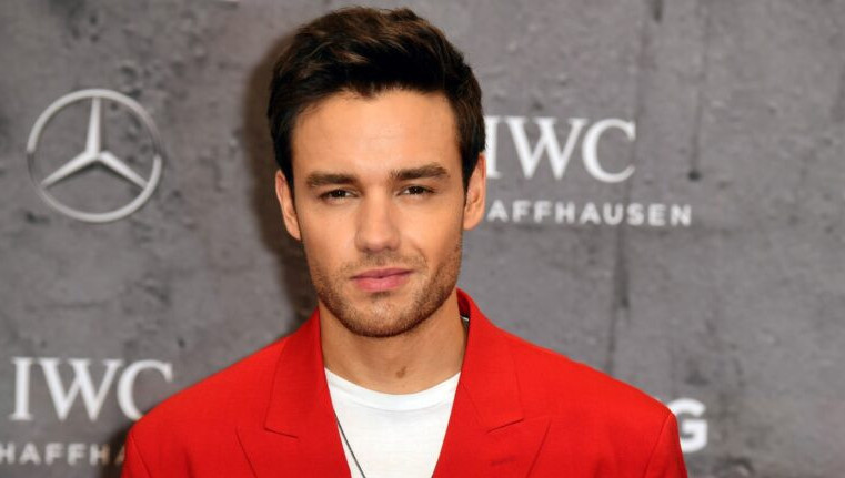 Tanymal One Direction tobynyń burynǵy múshesi kóz jumdy