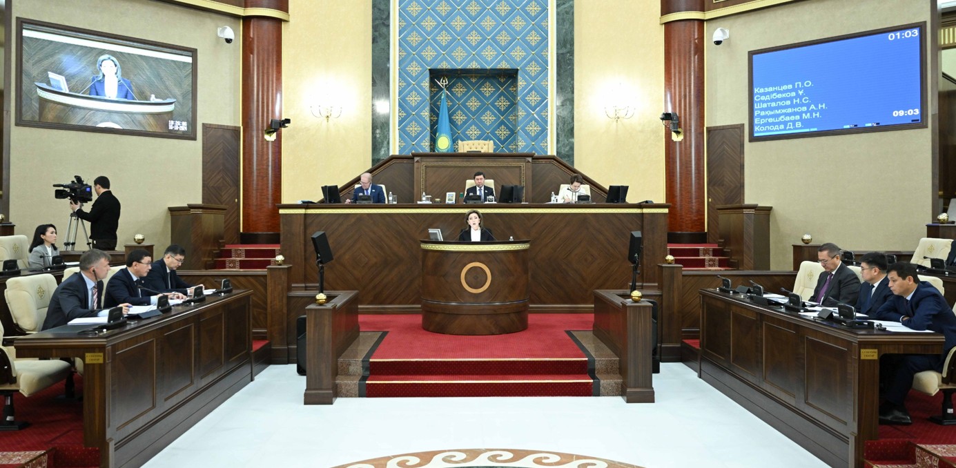 Bıýrokratııadan aryltýdyń zańnamalyq negizderi pysyqtaldy