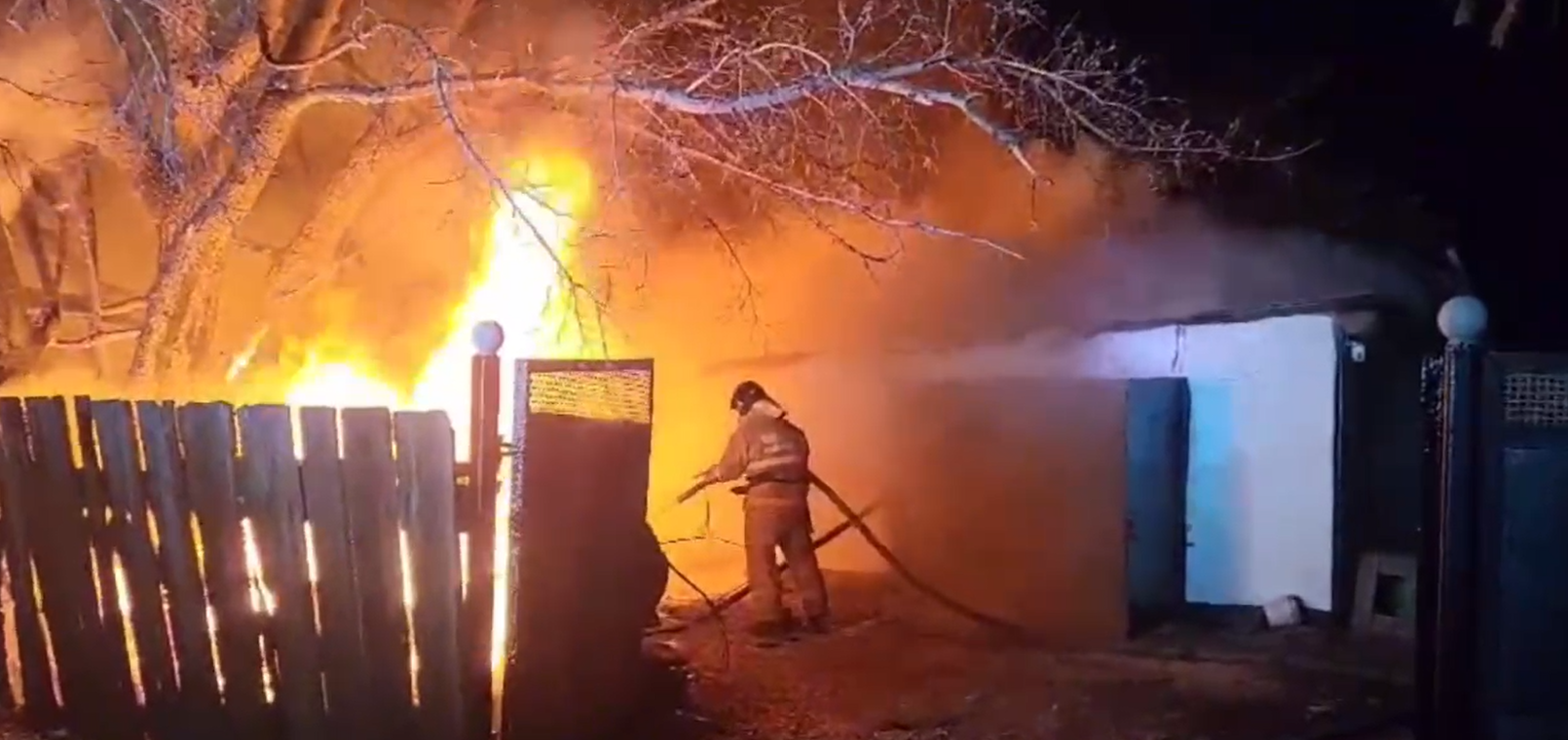 Qaraǵandyda gaz ballony jarylyp, úsh bala qutqaryldy