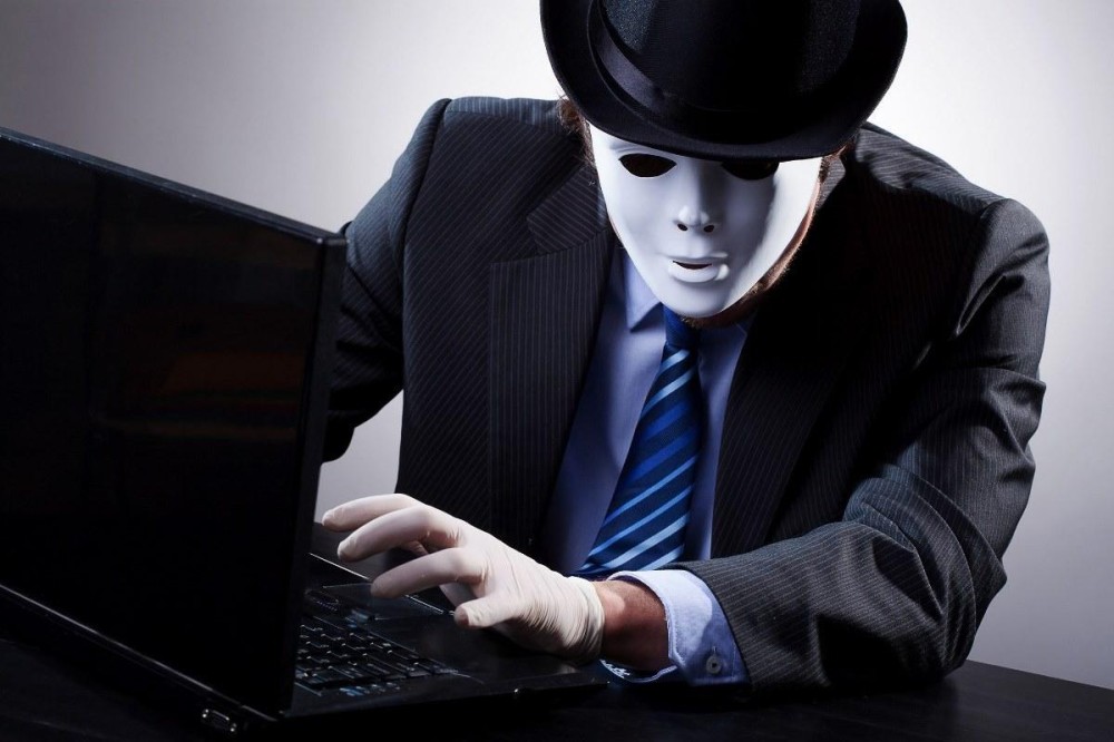 Saıası alaıaqtar qaýip tóndirip tur