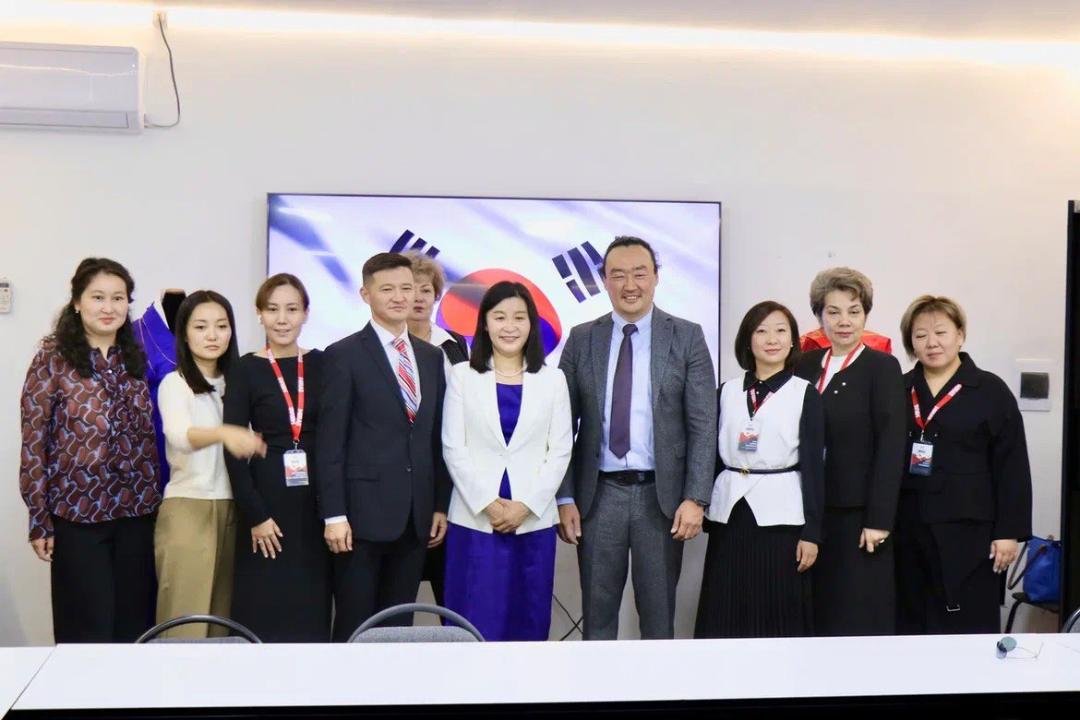 Mıras jáne Seýl Kıber ýnıversıtetteri memorandýmǵa qol qoıdy