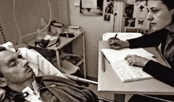 «Skafandr jáne kóbelek» kitaby qalaı jazyldy