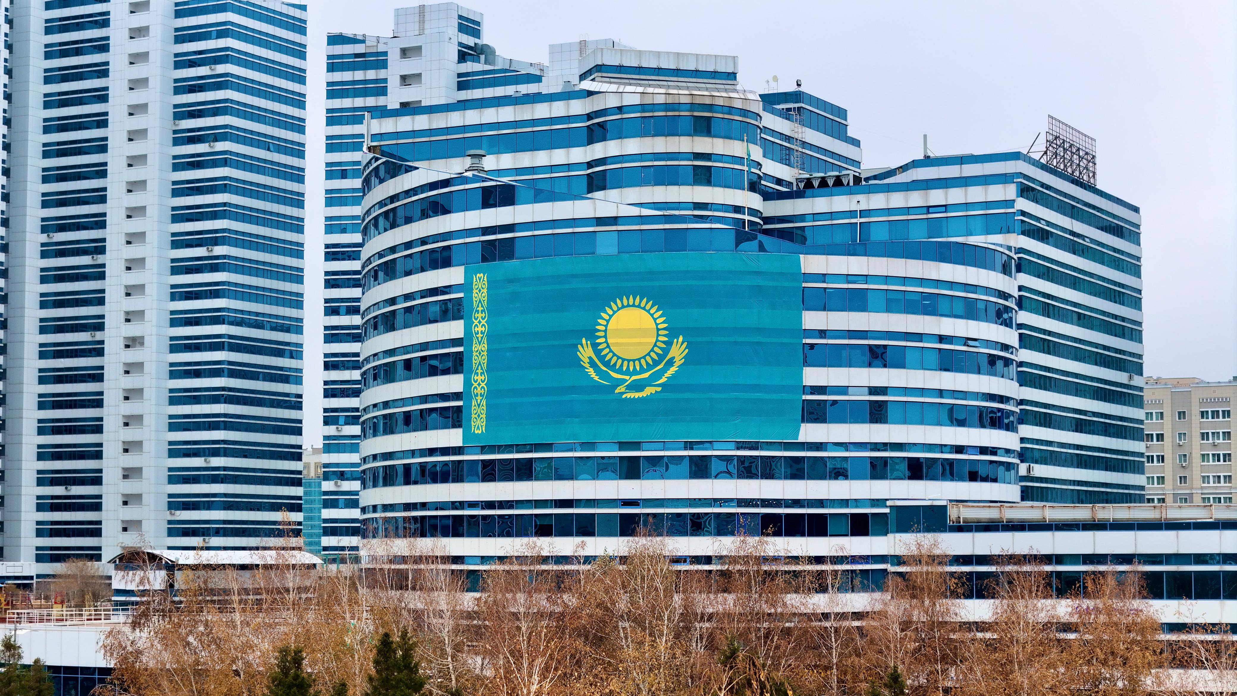 «AMANAT» partııasy ǵımaratyna  eń úlken Memlekettik Tý ilindi