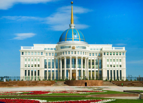 Kórnekti mádenıet qaıratkerlerine «Qazaqstannyń halyq ártisi» ataǵy berildi