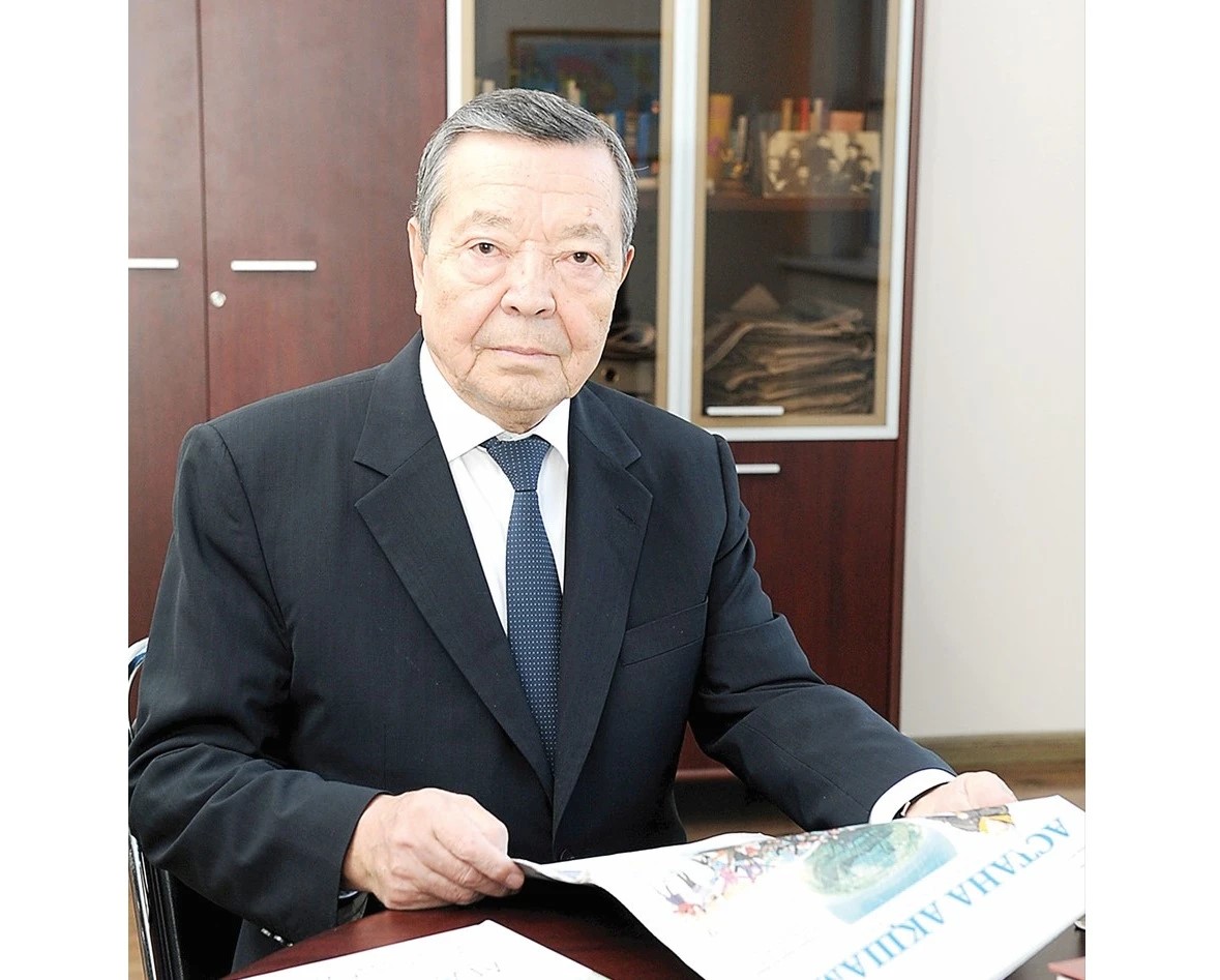 Jánibek KÁRIBJANOV: Respýblıka kúniniń mańyzy ýaqyt ótken saıyn arta beredi